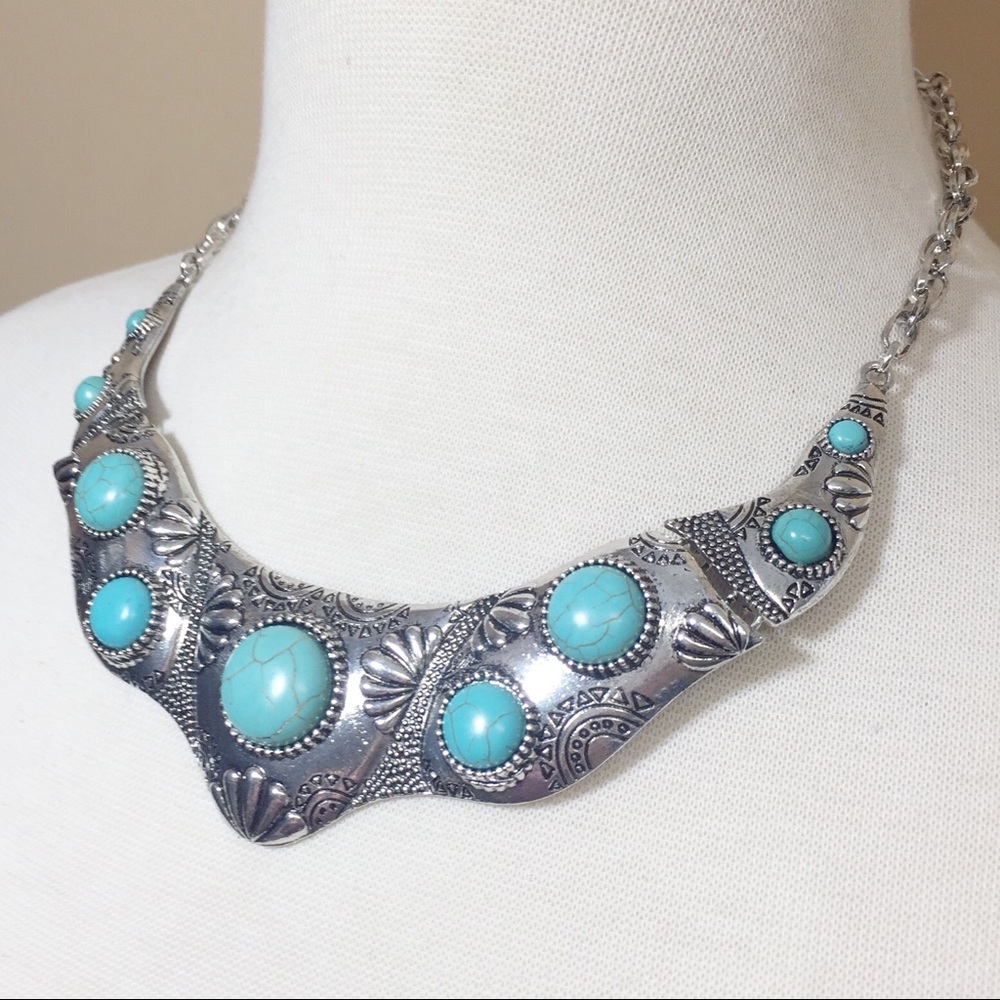 Turquoise Stone Dot Western Necklace Earrings Set - Picture 2 of 3